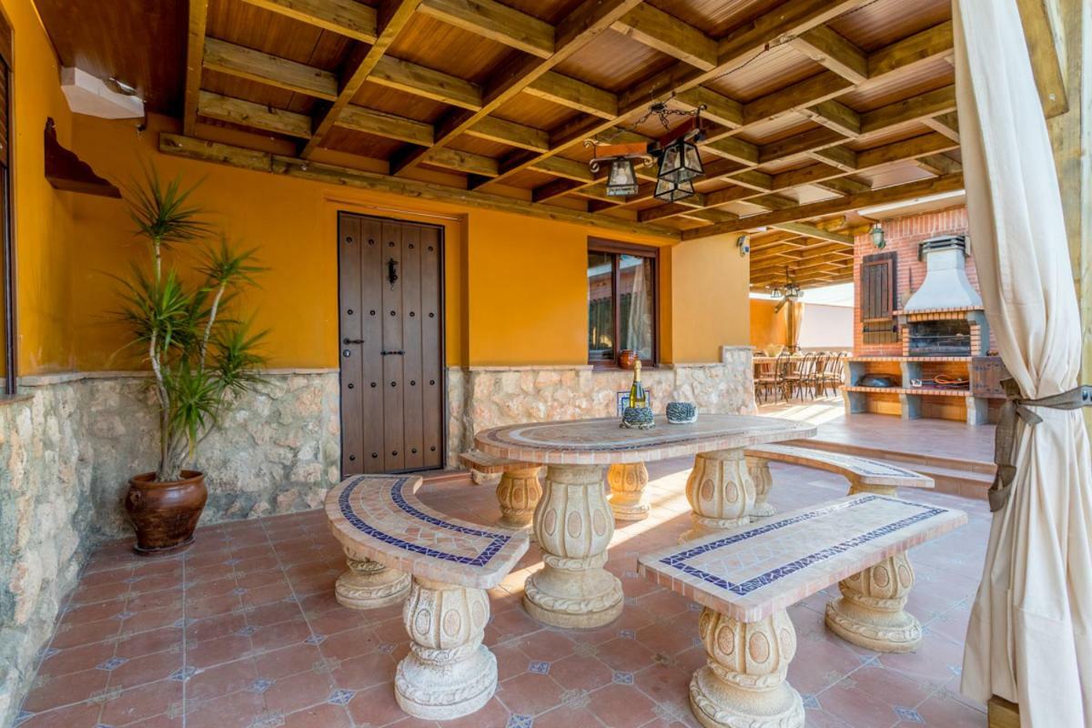 Villa Casa Ludima Fuentes de Andalucía Exterior foto